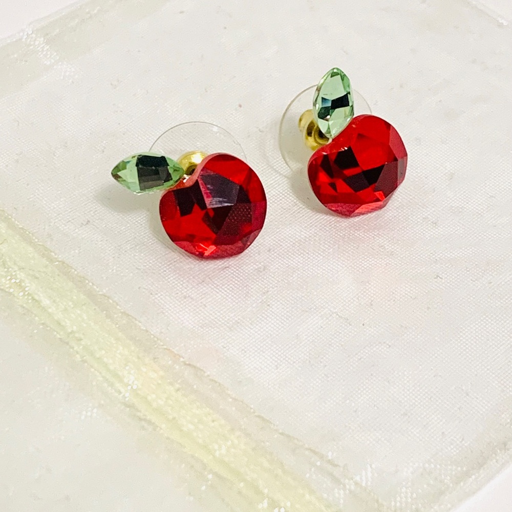 SWAROVSKI Crystal Apple earnings